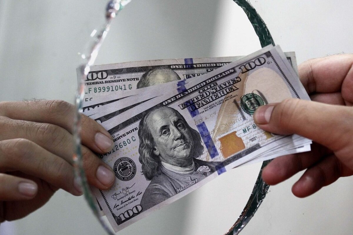 قیمت دلار در بازار 