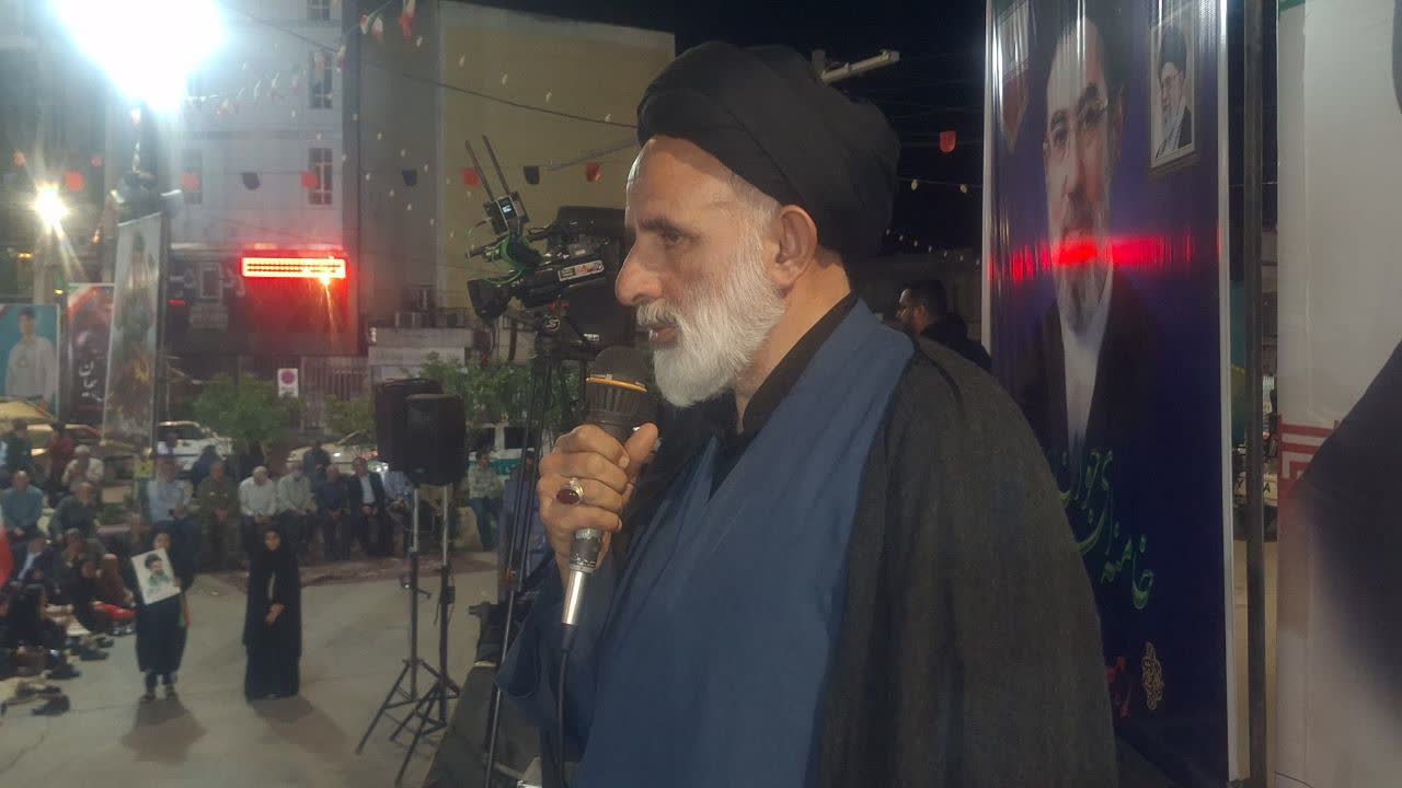 مدیرکل تشریفات بیت رهبر شهید در اجتماع شبانه مردم دهدشت ؛ حضور مردم در صحنه مهم ترین عامل شکست توطئه های دشمن بود