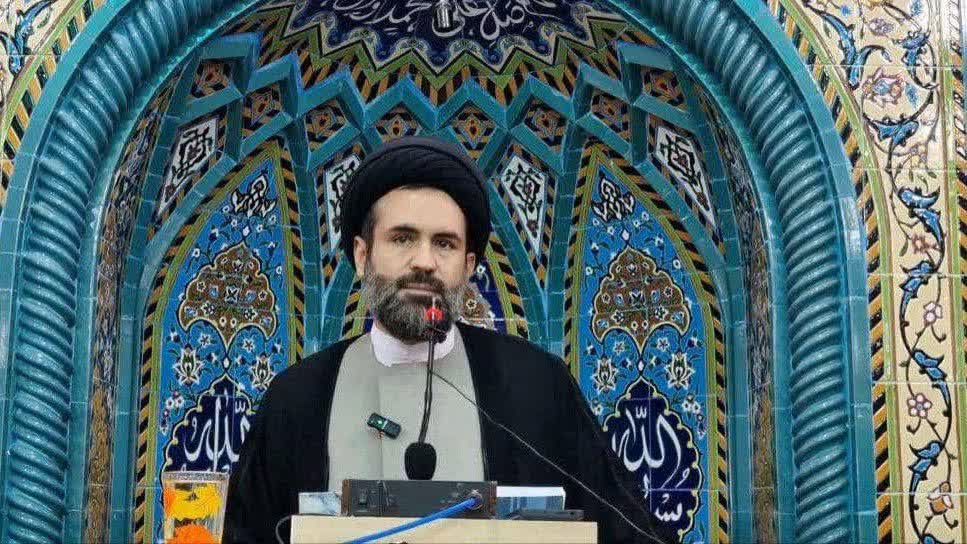 امام جمعه شهر سوق : محاصره دریایی آمریکا مانع روند صادرات و واردات ایران نشده است / ایجاد بازدارندگی با حفظ اورانیوم غنی شده در کشور 