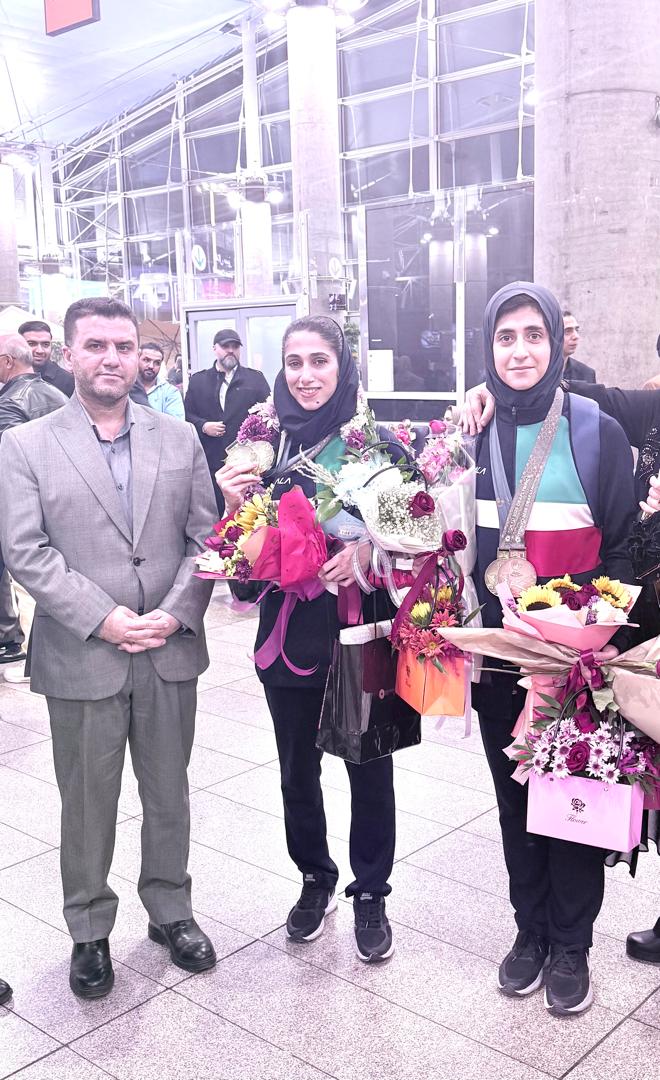 استقبال رسمی از مدال آوران المپیک ناشنوایان با حضور مسئولان فدراسیون ورئیس دفتر نماینده کهگیلویه بزرگ در مجلس شورای اسلامی 