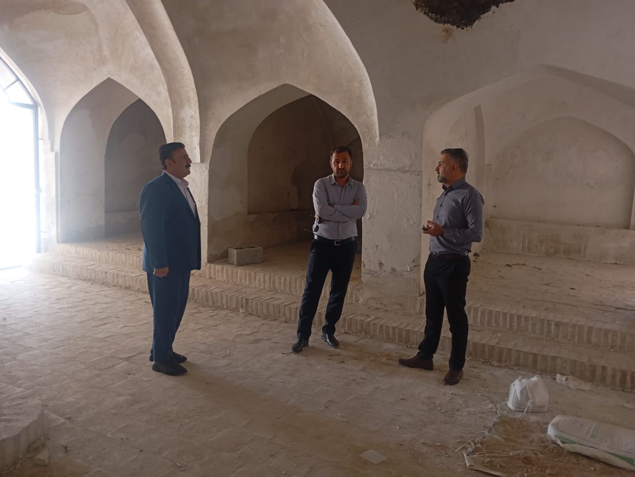 بازدید میدانی معاون عمرانی فرمانداری کهگیلویه از روند ساماندهی بافت تاریخی دهدشت 