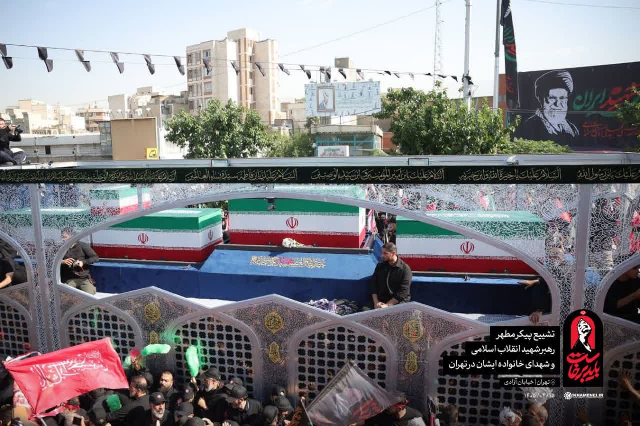تصاویری به یادماندنی از وداع و تشییع رهبر شهید انقلاب در شهر تهران 