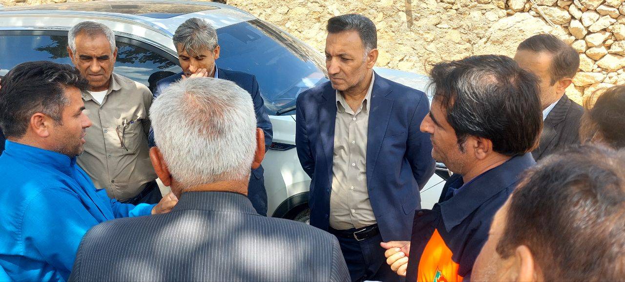 حضور میدانی فرماندار شهرستان کهگیلویه در روستاهای دیشموک درراستای پیگیری مطالبات مردم 