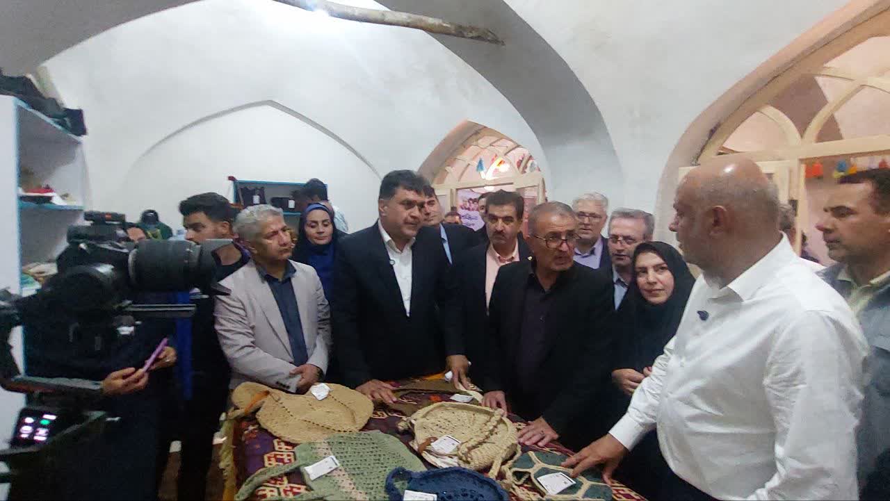 افتتاح بازارچه صنایع دستی آغاز مسیر احیای بافت تاریخی بلاد شاپور است