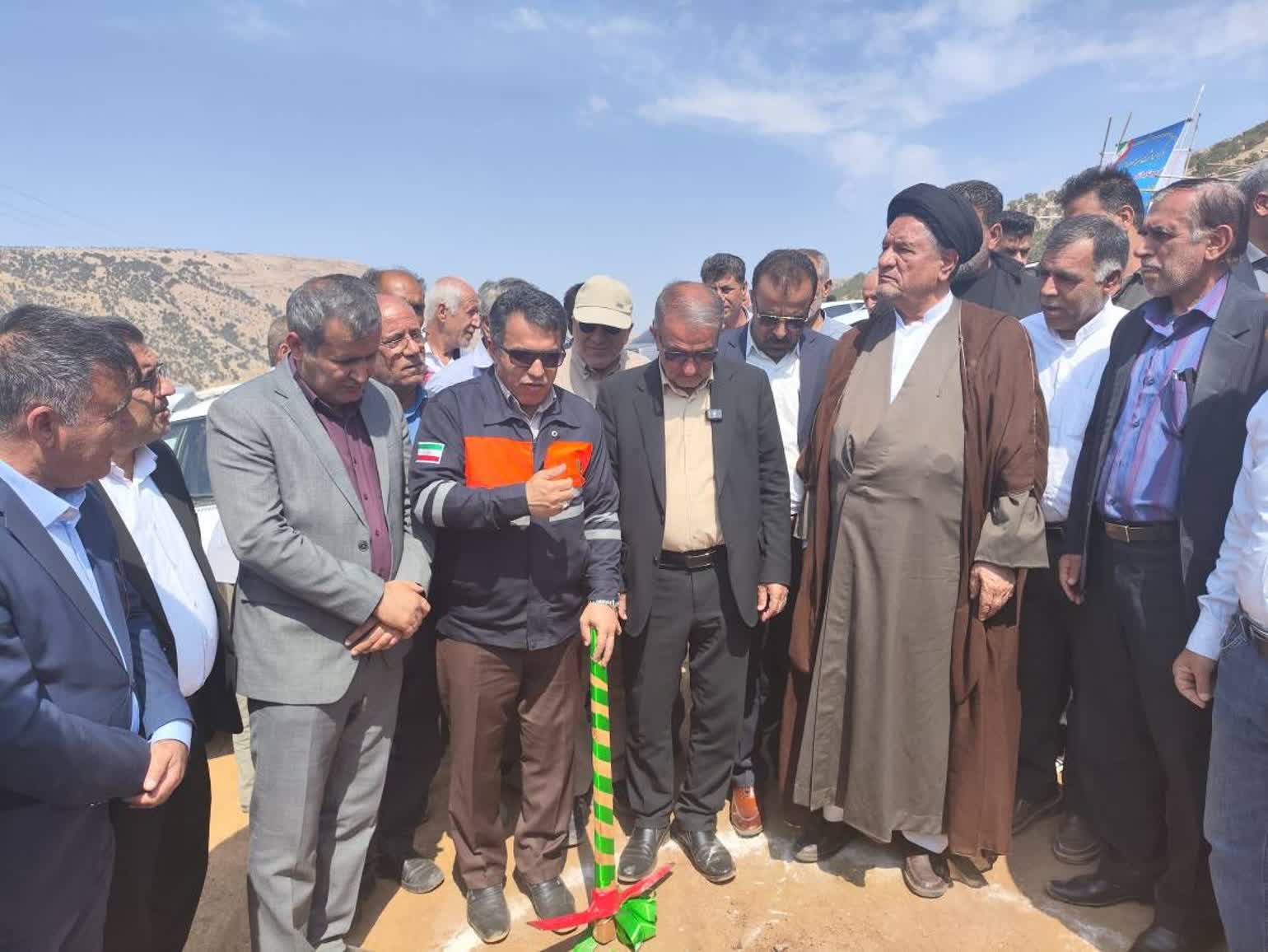 افتتاح و کلنگ زنی ۷۳ پروژه عمرانی اقتصادی در شهرستان چرام با حضور استاندار 