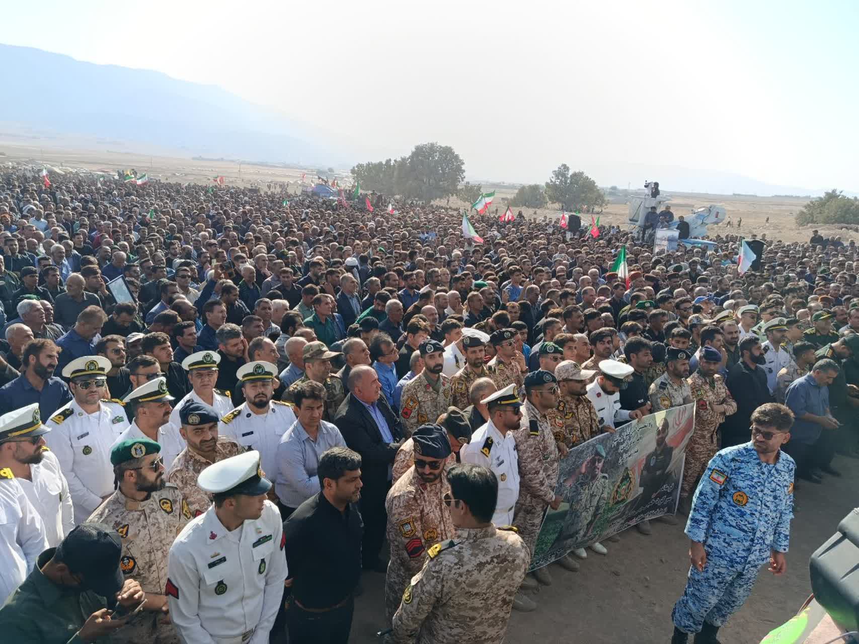 وداع باشکوه با پیکر شهید سید مالک موسوی تبار در بخش ممبی بهمئی + تصاویر