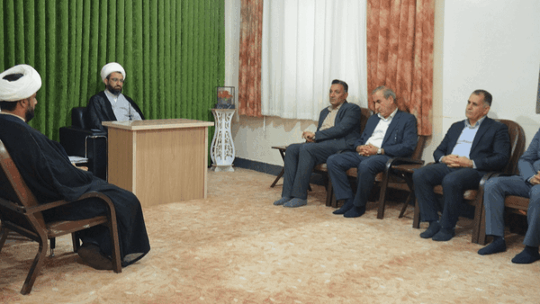 فرماندار کهگیلویه: نماز جمعه ملجأ و پناهگاه مردم است / به مناسبت پنجم مرداد ماه  فرماندار و اعضای شورای اداری شهرستان کهگیلویه به دیدار امام جمعه شهر دهدشت رفتند