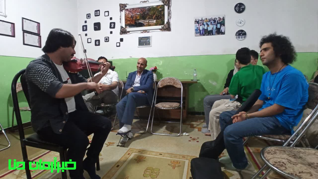 برگزاری دورهمی موسیقی درآموزشگاه هنری نوای مهرباحضور رئیس اداره فرهنگ و ارشاد اسلامی کهگیلویه 